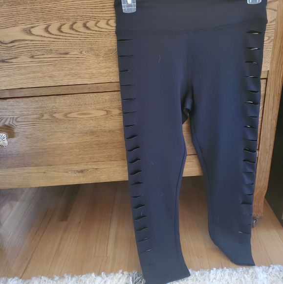 NWT Forever 21 Activewear Leggings - Picture 2 of 3